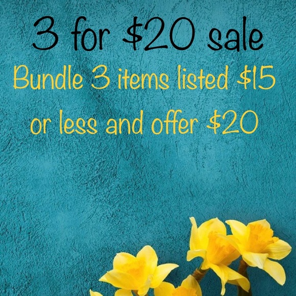 3/$20🖤White blouse - Picture 4 of 4